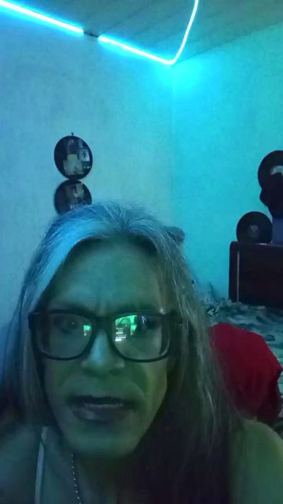 LaGuilleMiaw live cam on Cam4