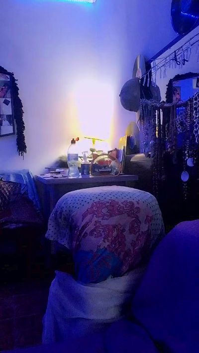 LaGuilleMiaw live cam on Cam4