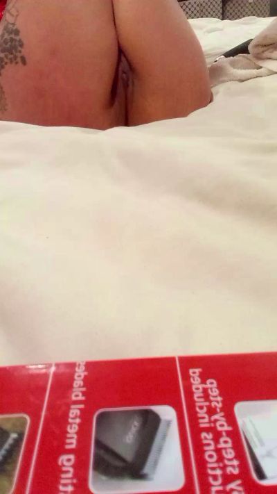 LaLaKittyFck live cam on Cam4