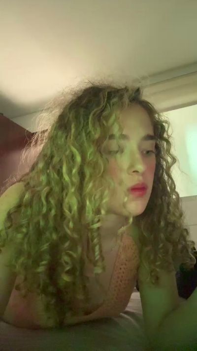 LaPerla live cam on Cam4
