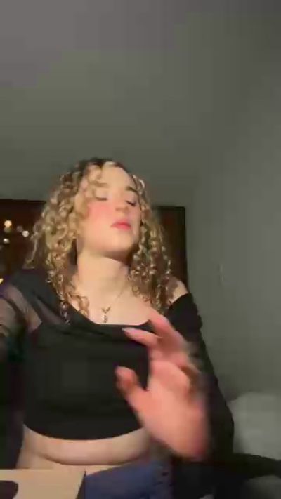 LaPerla live cam on Cam4