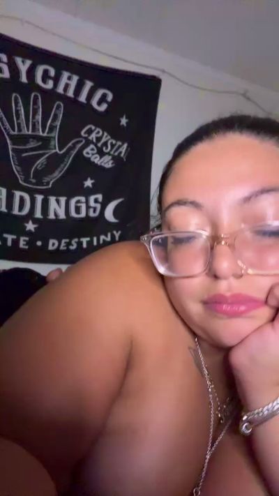 Labebecita_ live cam on Cam4