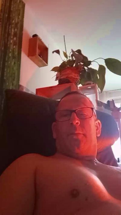Lacrimosa73 live cam on Cam4