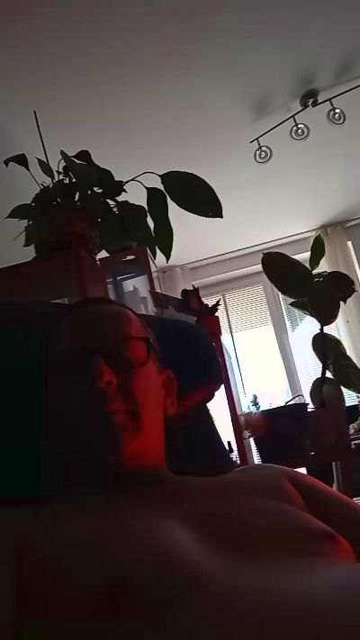 Lacrimosa73 live cam on Cam4