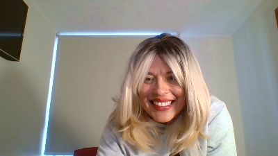 LadySuMilf live cam on Cam4