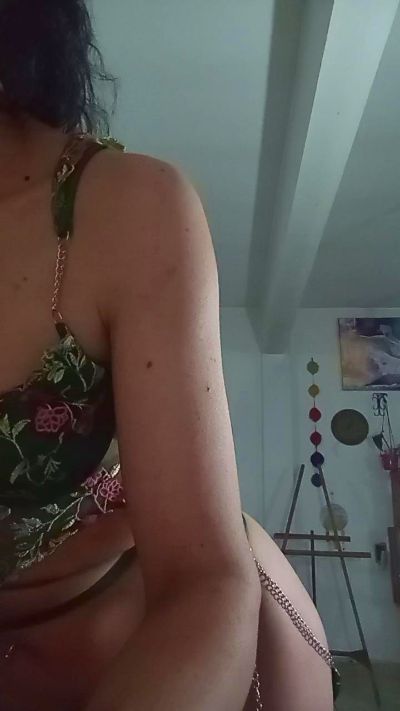 Ladychu37 live cam on Cam4