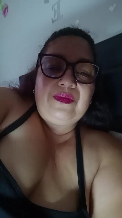 Ladytropical1 live cam on Cam4