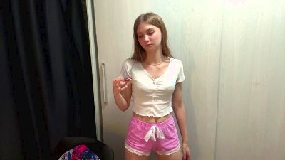 LakeshaBanana live cam on Cam4