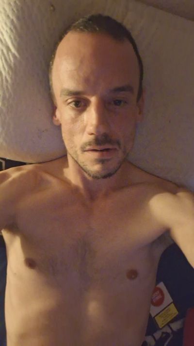 Laminate36 live cam on Cam4
