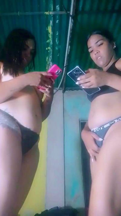 Lana_Dirtypee live cam on Cam4