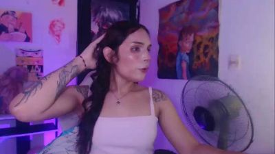 Lanna_Moretti live cam on Cam4