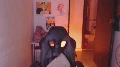 Lanna_Moretti live cam on Cam4