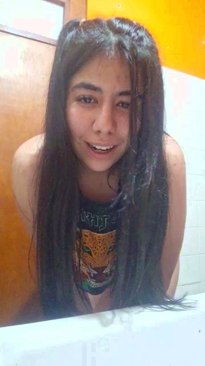 Lapatrona1889 live cam on Cam4
