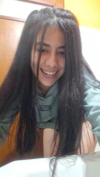 Lapatrona1889 live cam on Cam4
