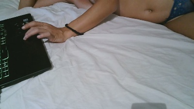Lapetitesoumis live cam on Cam4