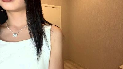 LaraHerb live cam on Cam4