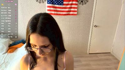 LaraHerb live cam on Cam4