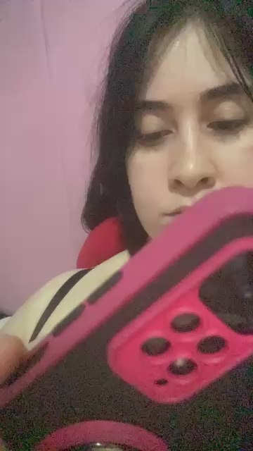 Lara_444 live cam on Cam4
