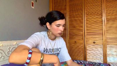 LaraeNeemann live cam on Cam4