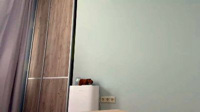 LaraeNeemann live cam on Cam4