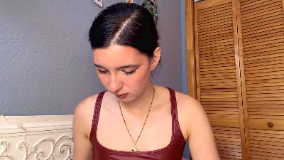 LaraeNeemann live cam on Cam4