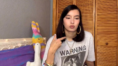 LaraeNeemann live cam on Cam4