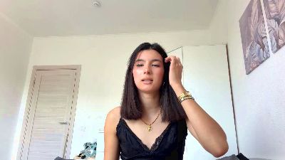 LaraeNeemann live cam on Cam4