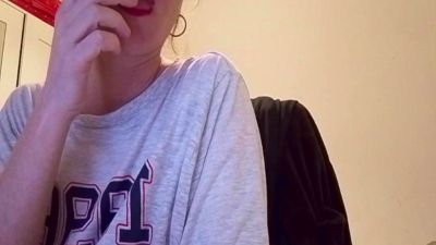 Larafoxok live cam on Cam4