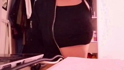 Larafoxok live cam on Cam4