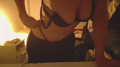 Larafoxok live cam on Cam4