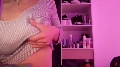 Larafoxok live cam on Cam4