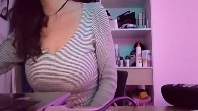 Larafoxok live cam on Cam4