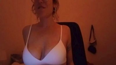 Larafoxok live cam on Cam4