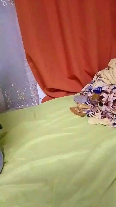 Laralapute live cam on Cam4