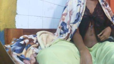 Laralapute live cam on Cam4