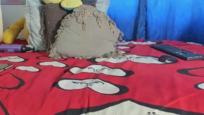 Laravela1 live cam on Cam4