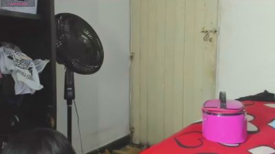 Laravela1 live cam on Cam4