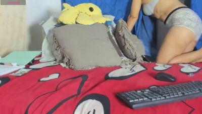 Laravela1 live cam on Cam4