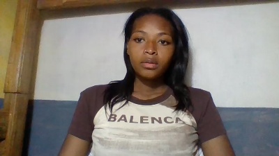 Laris_chou live cam on Cam4