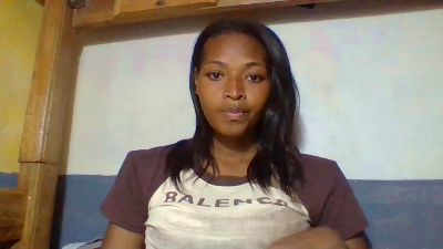 Laris_chou live cam on Cam4