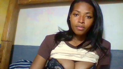 Laris_chou live cam on Cam4