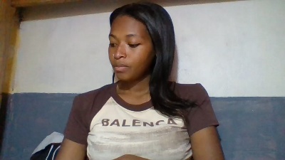 Laris_chou live cam on Cam4
