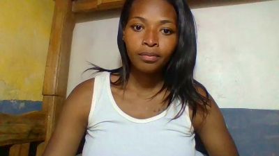 Laris_chou live cam on Cam4