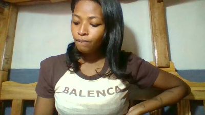 Laris_chou live cam on Cam4