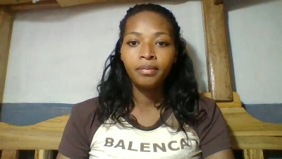Laris_chou live cam on Cam4