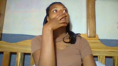 Laris_chou live cam on Cam4