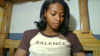 Laris_chou live cam on Cam4