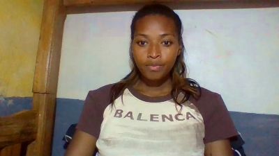 Laris_chou live cam on Cam4