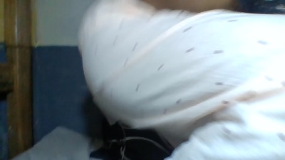 Laris_chou live cam on Cam4