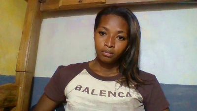 Laris_chou live cam on Cam4